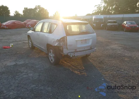 2010 Jeep Compass Sport z USA, uszkodzony, nr VIN 1J4NF4FB1AD595384